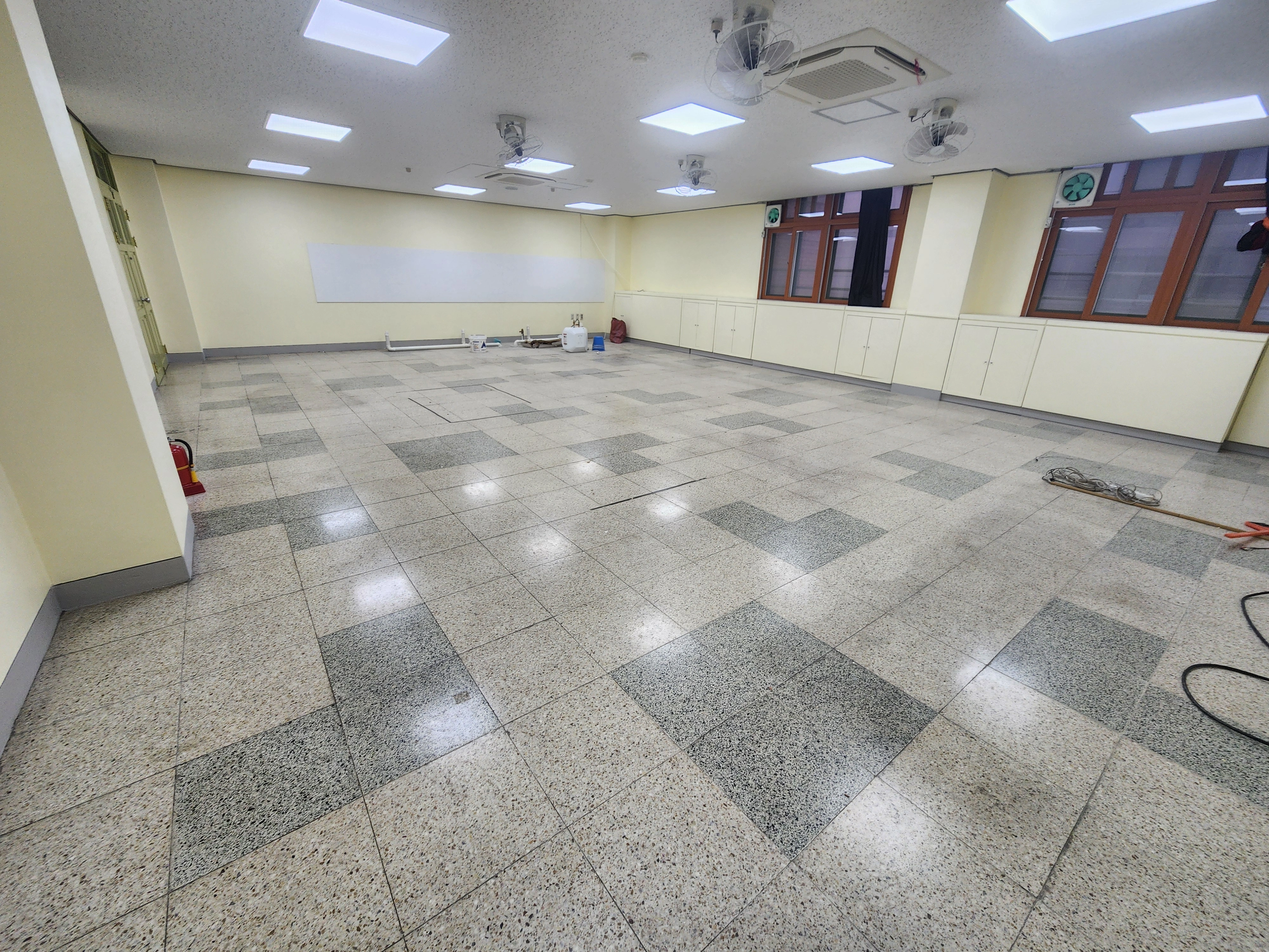 테라조연마광택 시공사례 05 시공 전후 비교